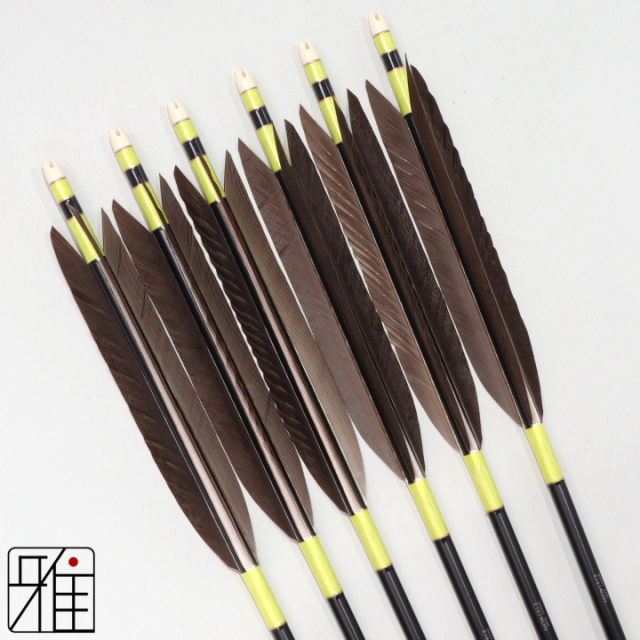 弓道 ジュラ矢 黒手羽 1913黒|6本組|矧糸:黄系|194047