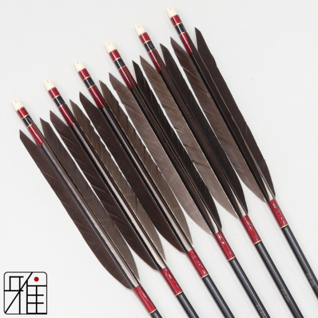 弓道 ジュラ矢 黒羽根 尾羽 1913黒|6本組|矧糸:赤系|194503