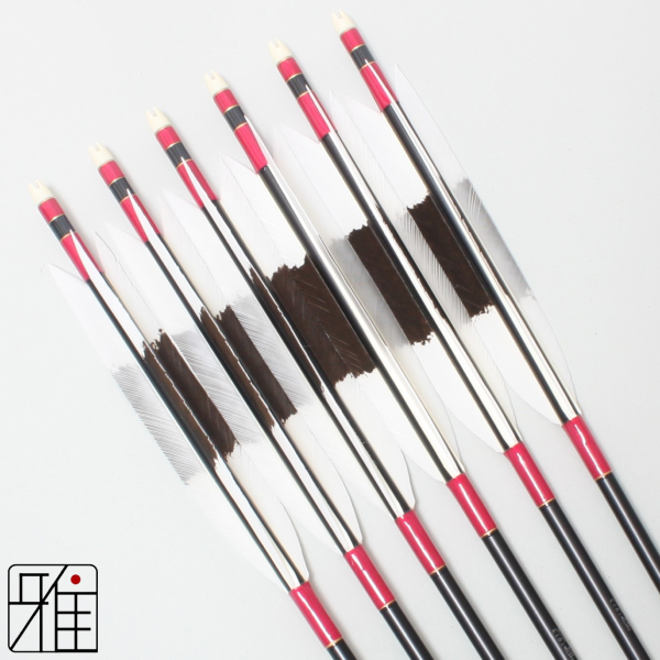 弓道 ジュラ矢 ターキー手描染羽 1913黒|6本組|矧糸:赤系|19231