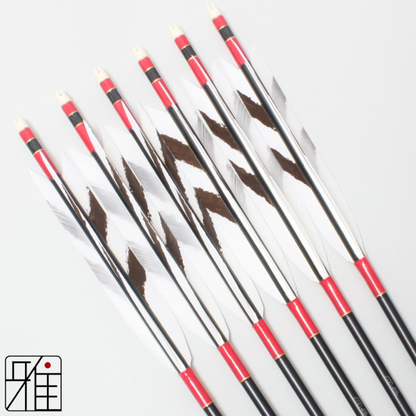 弓道 ジュラ矢 ターキー手描染羽 1913黒|6本組|矧糸:赤系|19238