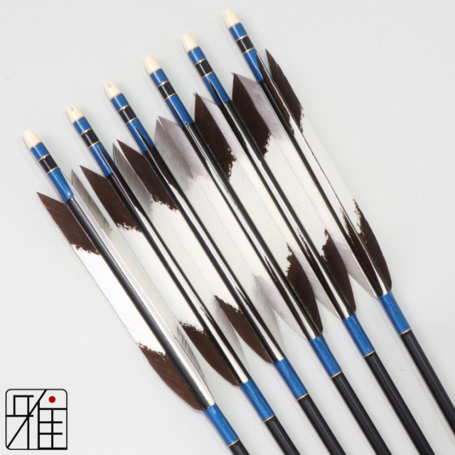 弓道 ジュラ矢 ターキー手描染羽 2015黒|6本組|矧糸:青系|202029