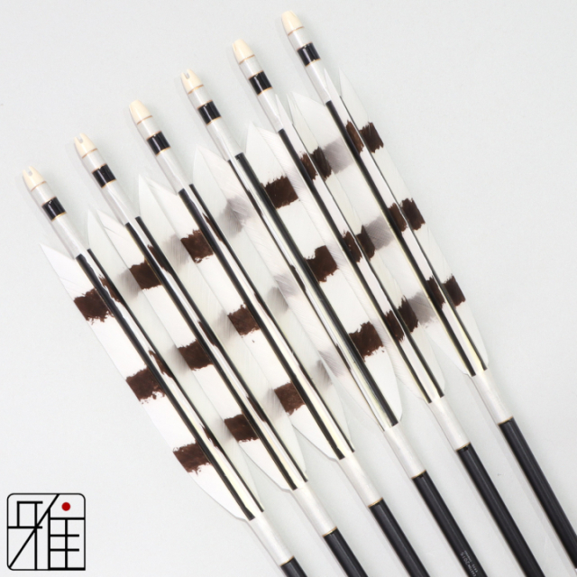 弓道 ジュラ矢 ターキー手描染羽 2015黒|6本組|矧糸:白系|202031