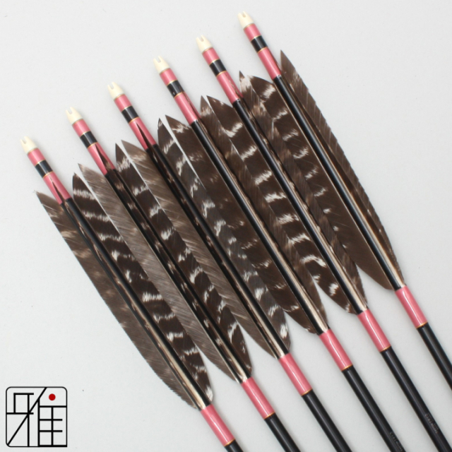 弓道 ジュラ矢 ターキー 天然トラ斑羽 1913黒|6本組|矧糸:桃系|19402