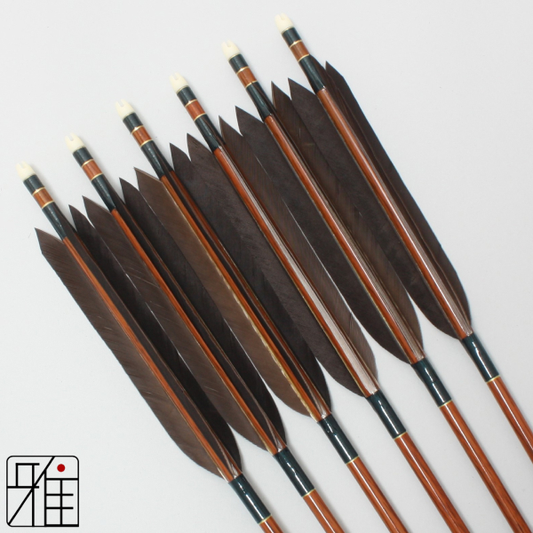 弓道 矢 ハヤブサ カーボン矢 黒手羽 8025｜6本組｜翠山弓具店 suizan 