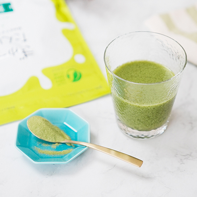 乳酸菌、食物繊維、大豆イソフラボン、ビタミンＣ配合のソイプロテイン。「ぎゅっとたんぱくグリーンスムージー」