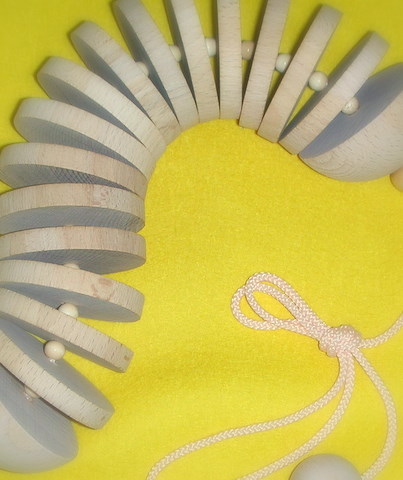 じゃん　～ベッドサイドで振って、ひっぱって、お友だちと遊んでいるみたい～