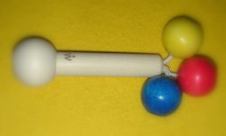 さくらんぼ・カラー　～繊細な赤ちゃんの手にぴったりの軽くてやさしいファーストトイ～