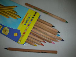 スーパーファルビー軸白木12色セット　～どの年代にとっても最良の書き心の色鉛筆。～