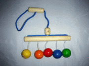 ネフ・ベビーボール　～可愛らしい音と色が赤ちゃんの興味を引き出します～