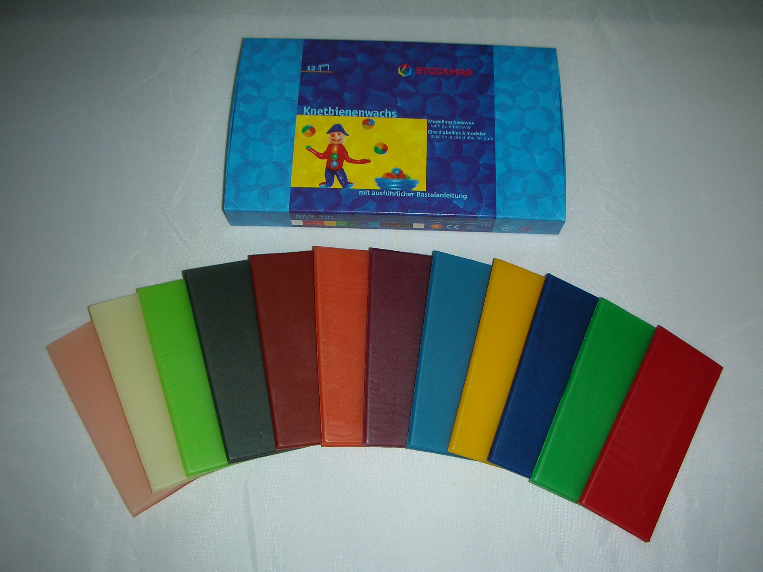 シュトックマー蜜ろう粘土12色　～天然の甘い香りがやさしいよ。～