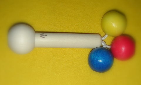 さくらんぼ・カラー　～繊細な赤ちゃんの手にぴったりの軽くてやさしいファーストトイ～