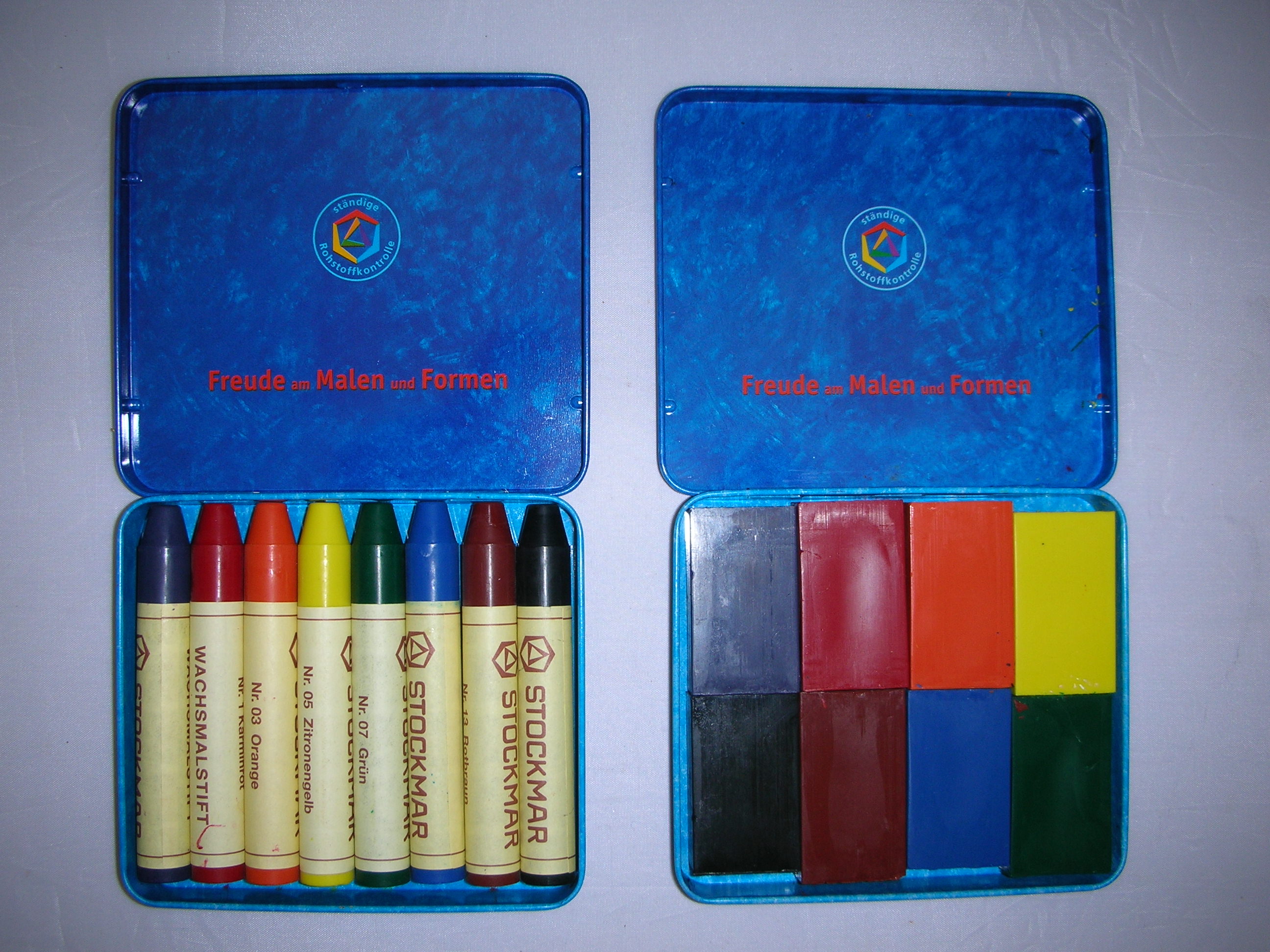 シュトックマー蜜ろうクレヨン8色缶入り　～美しい発色の蜜ロウクレヨン。ブロックとスティックがあります。～