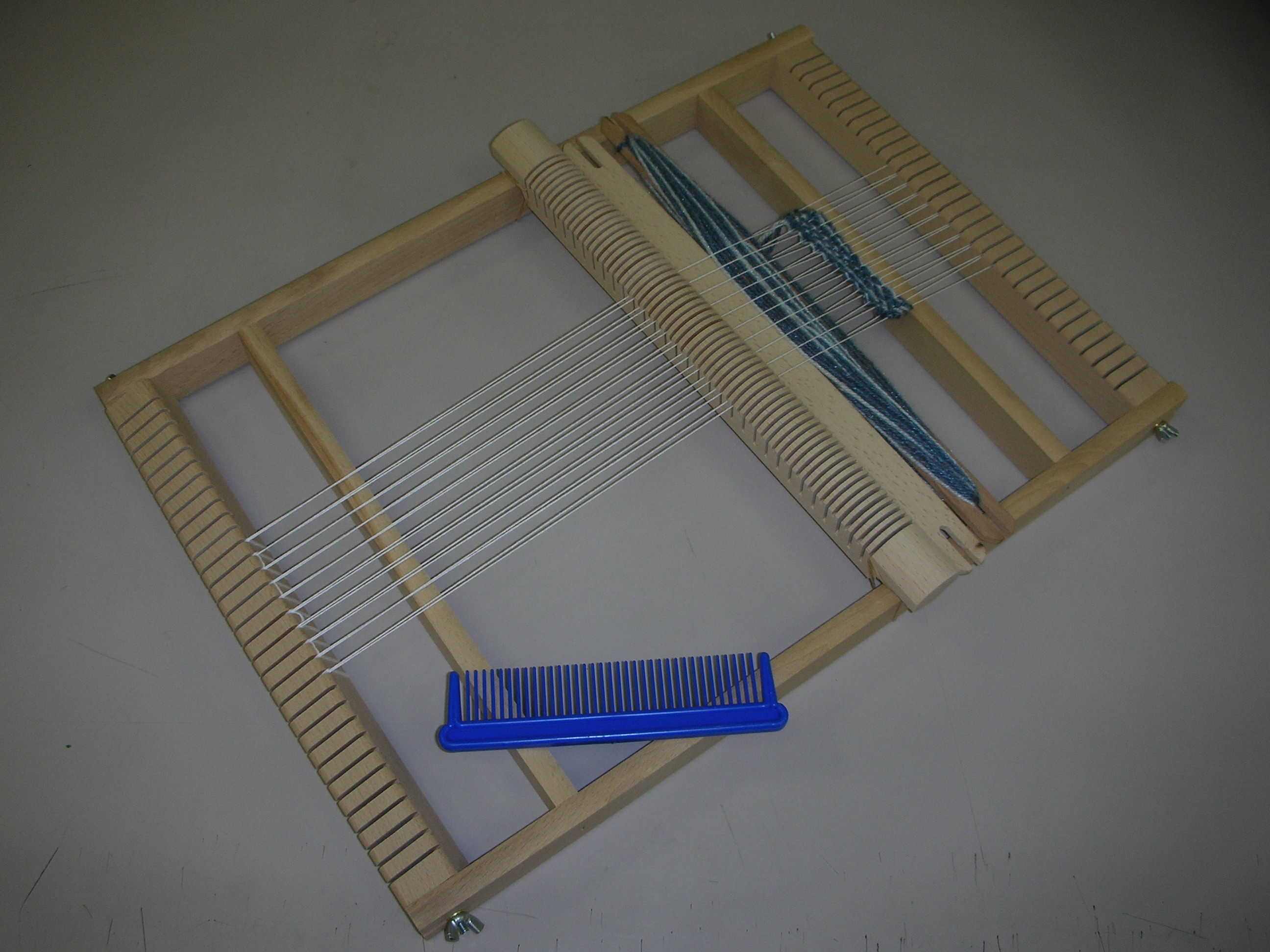 手おり・大　～好きな長さの織り物ができるよ。～