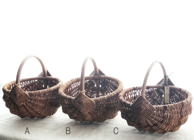 未使用✳︎ラトビアのカゴ 2つセット 2つセット 未使用✳︎ラトビアのカゴ 騒がしい - 小物入れ