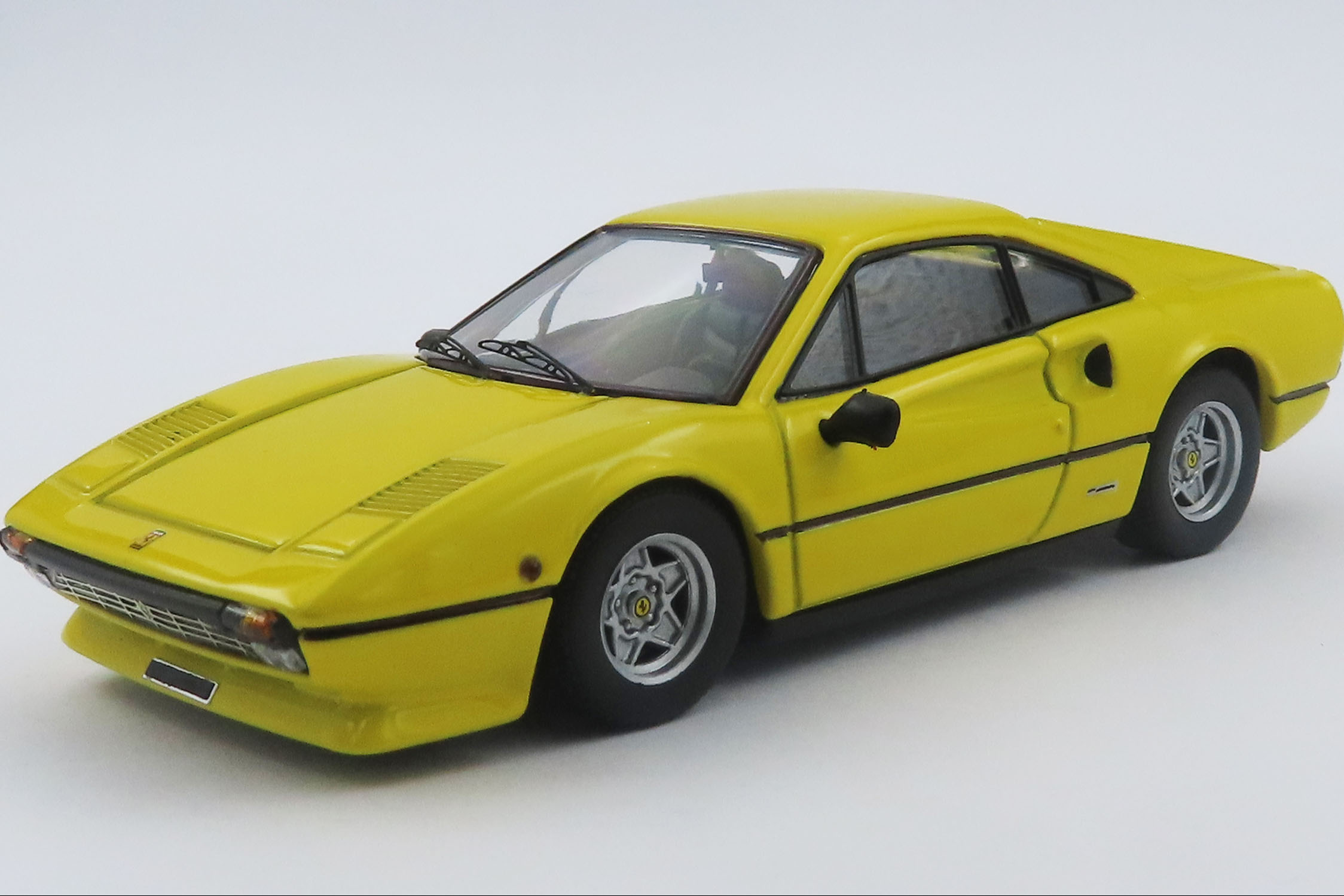 BEST MODEL 1/43 フェラーリ 308 GTB 1976 イエロー