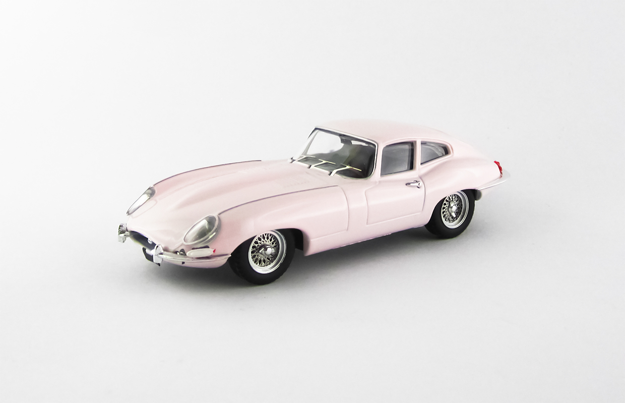 BEST MODEL 1/43 ジャガー E クーペ  リタ・パヴォーネ所有カー