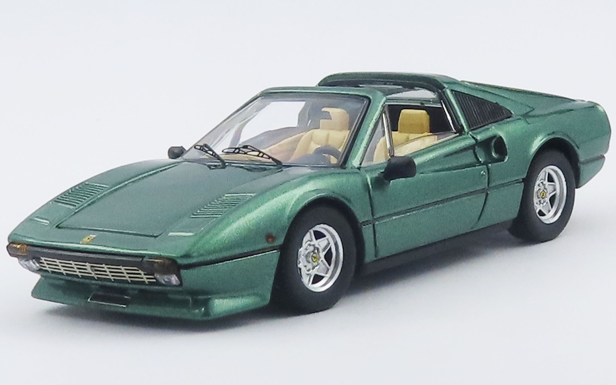BEST MODEL 1/43 フェラーリ 308 GTS 1980 600/Ｃ ミディアムグリーン ルーフなし