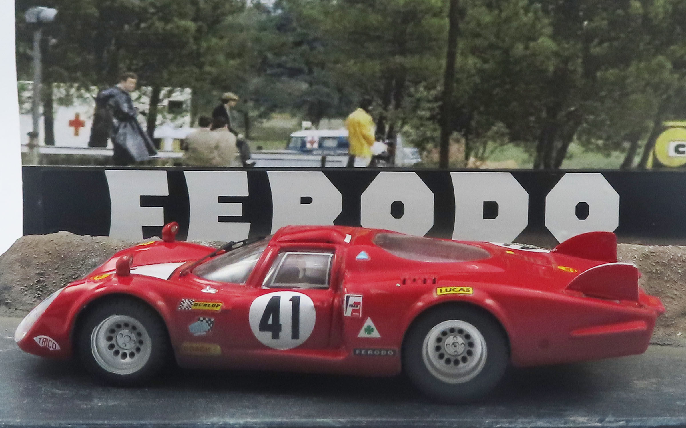 BEST MODEL 1/43 アルファロメオ 33/2 ル・マン24時間 1968 Nino Vaccarella ※レジン製ジオラマ/ドライバー付