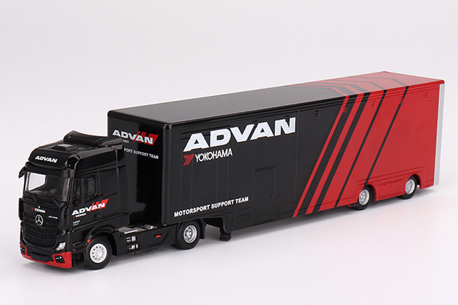 MINI GT 1/64 メルセデス ベンツ アクターズ w/ レーシングトランスポーター “ADVAN”(右ハンドル)