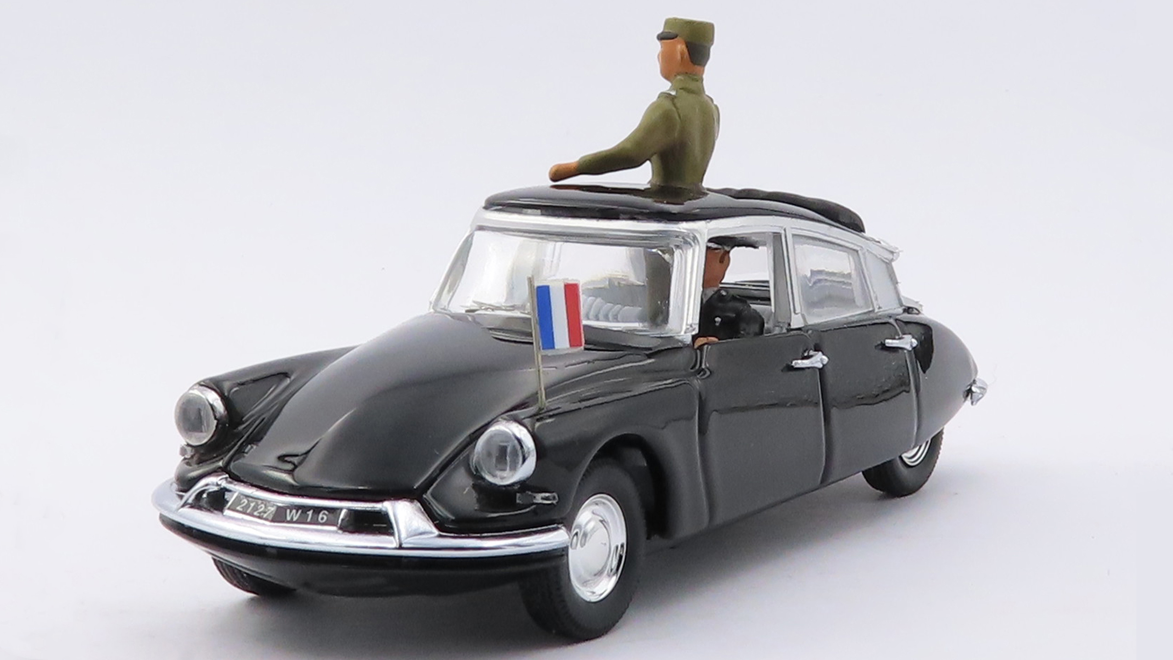 RIO 1/43 シトロエン DS 19 ブラック 1960 ドゴール大統領&ドライバー