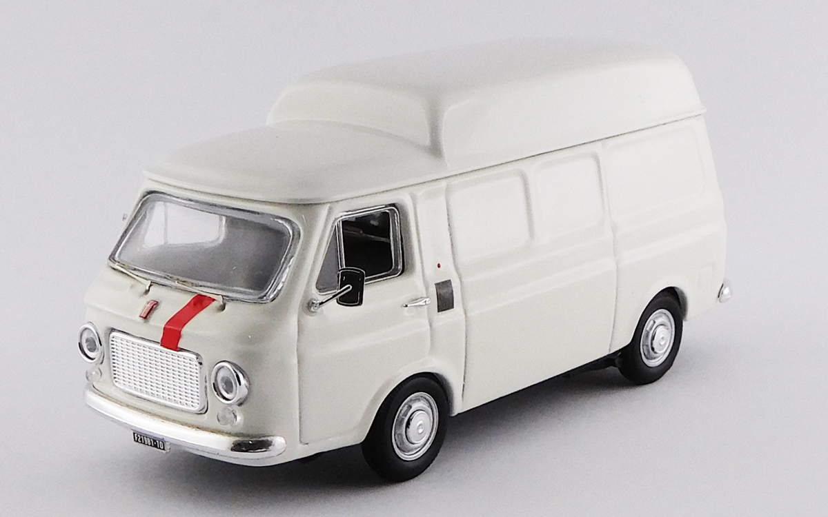 RIO 1/43 フィアット 238 ハイルーフ 1970