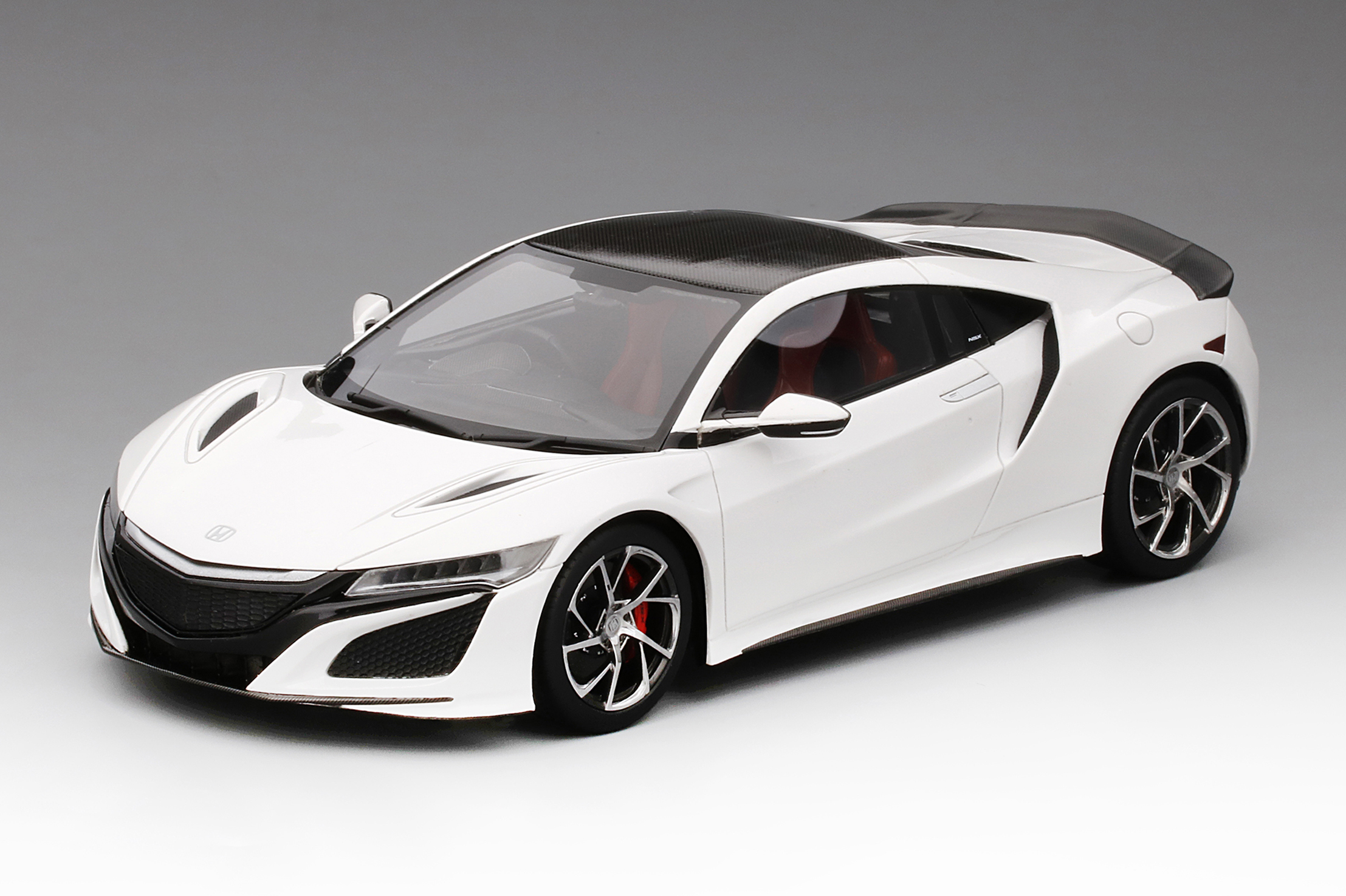 Top Speed 1/18 ホンダ NSX 2017 130R ホワイト/カーボン ファイバー パッケージ （RHD) サンリッチジャパン