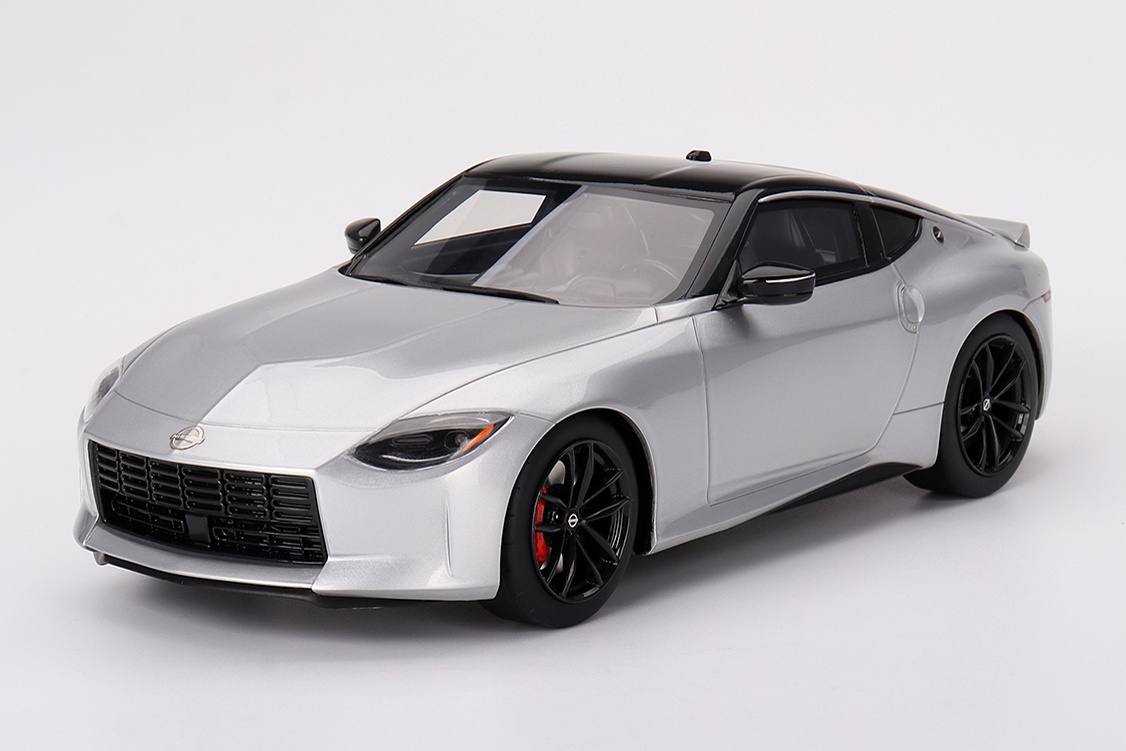 Top Speed 1/18 Nissan Z パフォーマンス 2023 ブリリアントシルバー(左ハンドル)