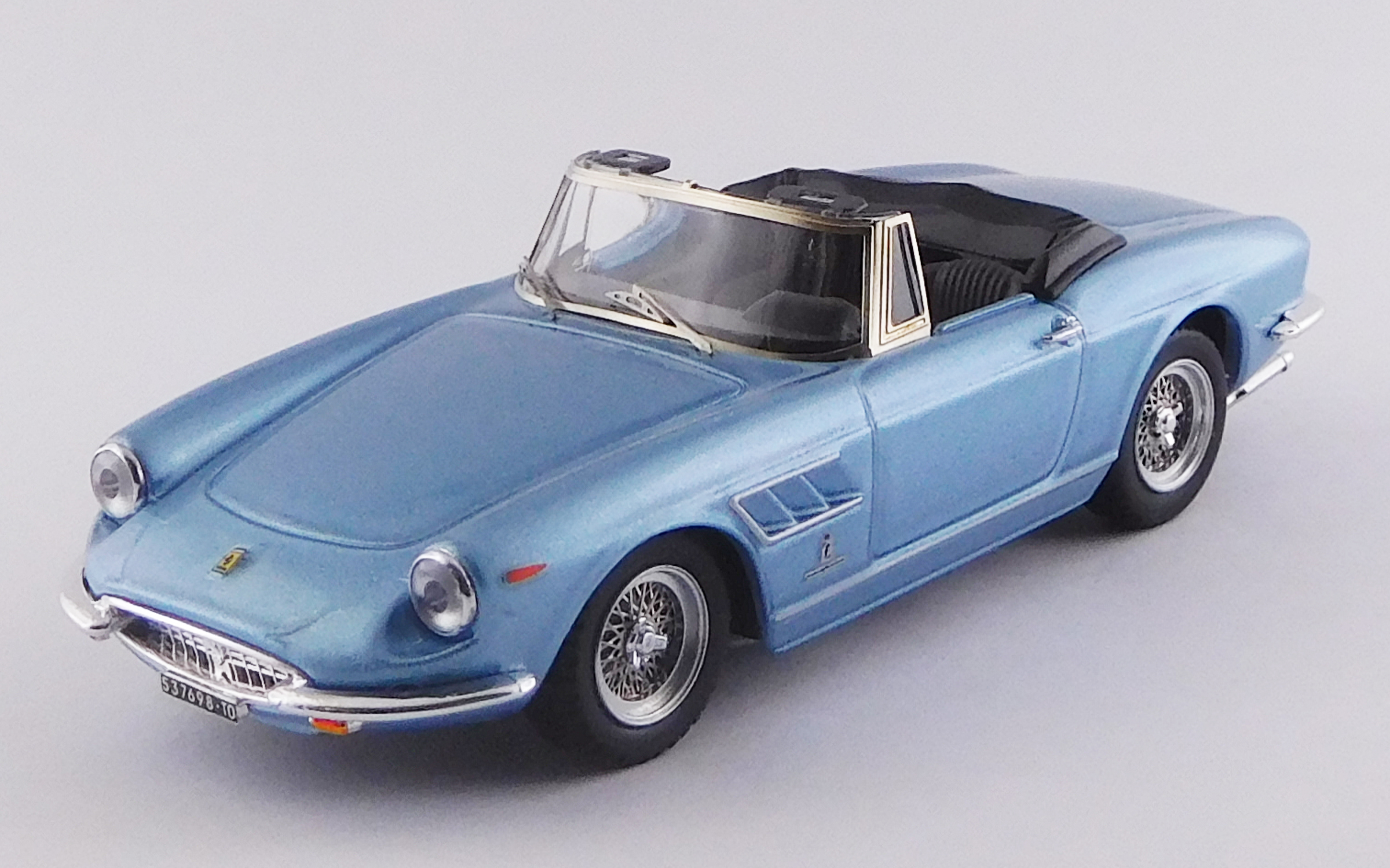 BEST MODEL 1/43 フェラーリ 330 GTS 1967 ライトブルーメタリック