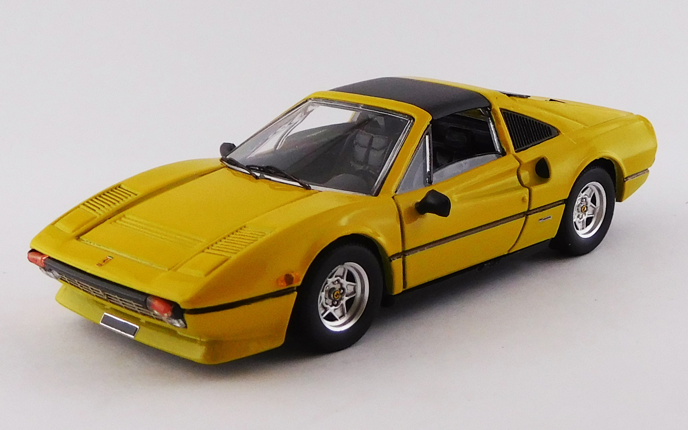 BEST MODEL 1/43 フェラーリ 308 GTSi クアトロバルボーレ 1981 イエロー