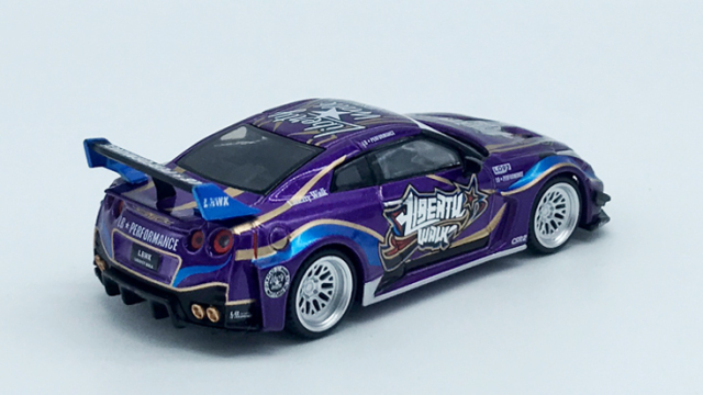 1/64 LB-Silhouette WORKS GT Nissan 35GT-RR バージョン 1"Purple Metallic"