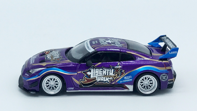1/64 LB-Silhouette WORKS GT Nissan 35GT-RR バージョン 1"Purple Metallic"