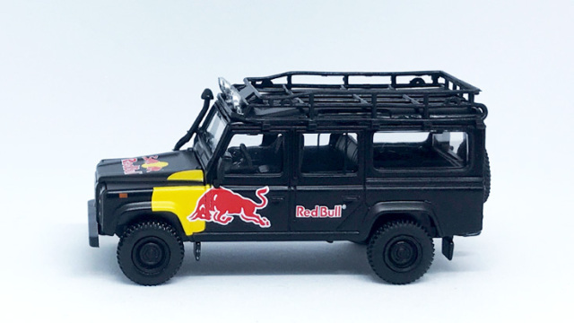 MINI GT 1/64 ランドローバー ディフェンダー Red Bull 