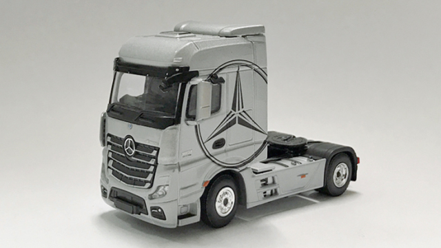 MINI GT 1/64 メルセデス ベンツ アクトロス シルバー/ブラック