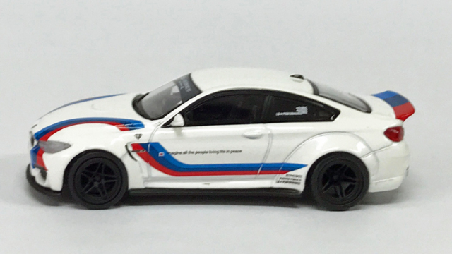 MGT00161-L 1/64 LB☆WORKS BMW M4 ホワイト/Mストライプ(左ハンドル)