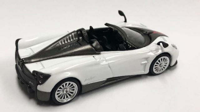 50台限定　1/18 BBR パガーニ・ウアイラ　レジンモデル　ホワイト　美品 50台限定 1/18 BBR パガーニ・ウアイラ レジンモデル ホワイト