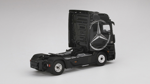 MINI GT 111 メルセデスベンツ アクトロス　積載車 MINI GT 111 メルセデスベンツ アクトロス積載車