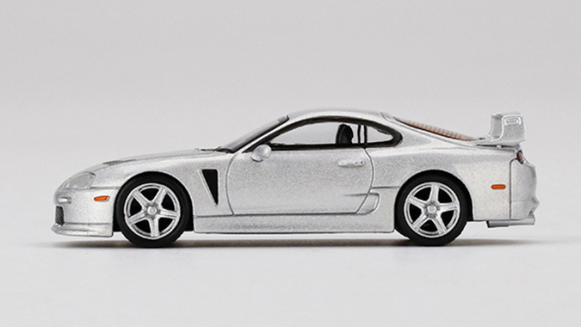 MINI GT 1/64 Toyota TRD 3000GT アルパインシルバーメタリック(左