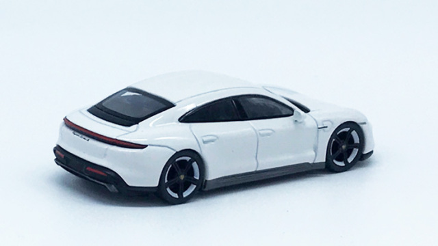 MINI GT 1/64 ポルシェ タイカン ターボ S ホワイト(左ハンドル