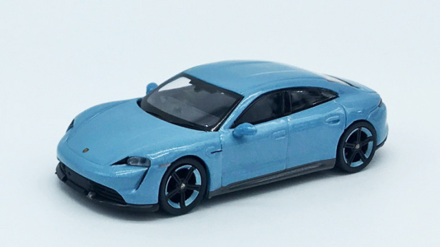 MINI GT 1/64 ポルシェ タイカン ターボ S フローズンブルーメタリック