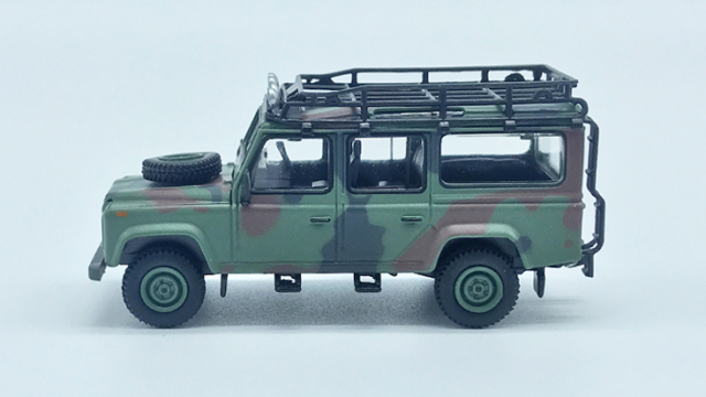 ちゃくま！★中古・美品★MN111ディフェンダー1/18 組立済KIT 新製品】MN MODELの1/18スケール ランドローバー ディフェンダー