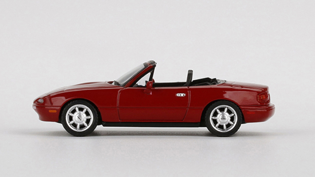 ミキミニ(*^^*) MINI GT 1/64 マツダ ミアータ MX-5 (NA) クラシックレッド(左ハンドル