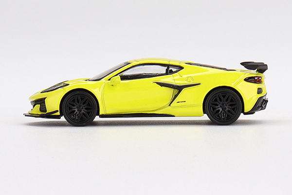 MINI GT 1/64 シボレー コルベット Z06 2023 アクセレレート