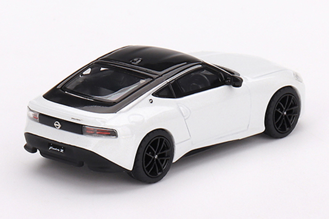 MINI GT 1/64 Nissan フェアレディ Z 2023 エベレストホワイト(右