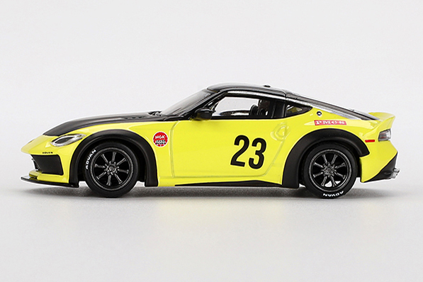 MINI GT 1/64 Nissan Z LB☆NATION WORKS イカズチイエロー(左ハンドル