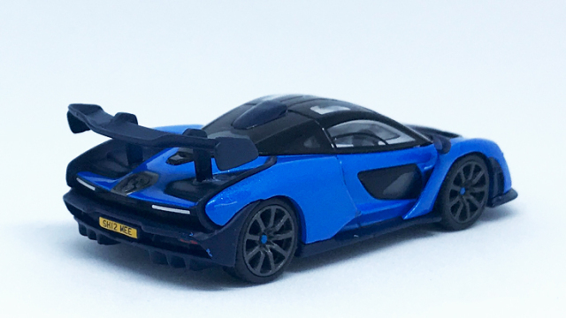 1/64 マクラーレン セナ セルリアンブルー Tarmac Works Shmee 150