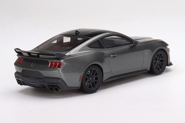 1/18 フォード マスタング ダークホース 2024(カーボナイズドグレー) フォード マスタング ダークホース 2024 カーボナイズドグレー