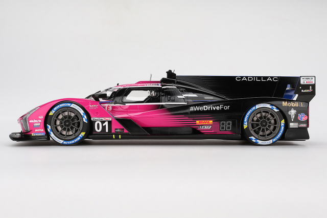 Top Speed 1/18 キャデラック Vシリーズ. R IMSA プチ・ル・マン