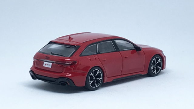 MINI GT 1/64 アウディ RS 6 アバント カーボンブラックエディション