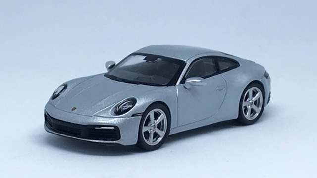 MINI GT 1/64 ポルシェ 911(992) カレラ S GTシルバーメタリック(左
