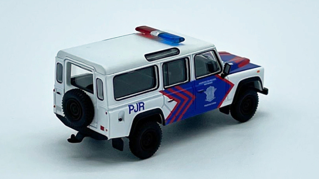 MINI GT 1/64 ランドローバー ディフェンダー 110 インドネシア